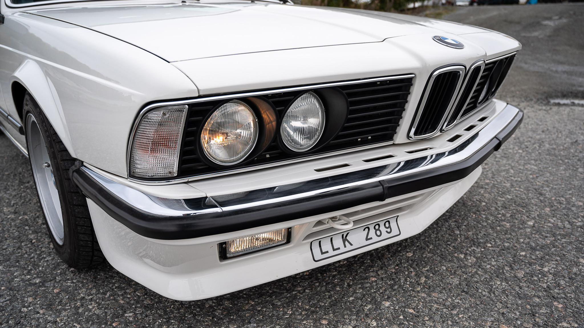 Exterior image of 1983 BMW 635 CSi