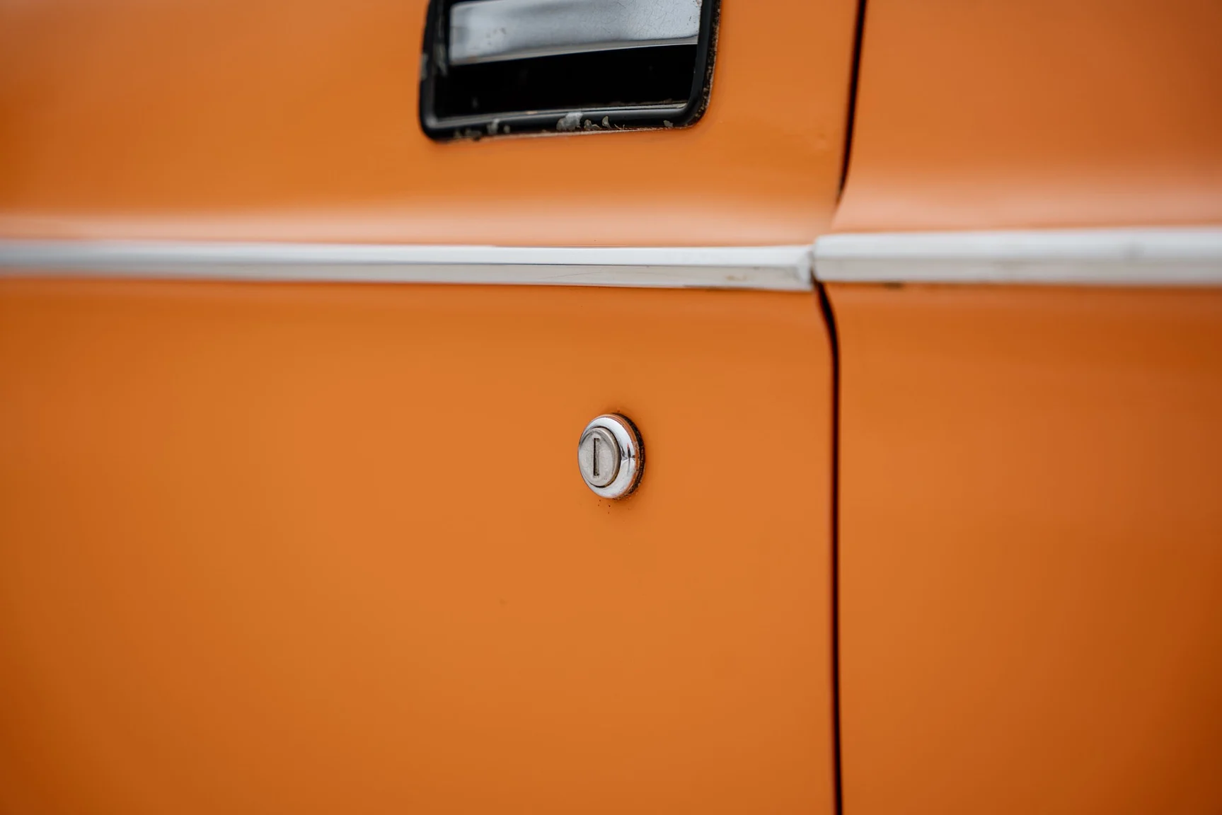 Exteriörbild på 1975 Volvo 242 2-dörrars coupé (55)