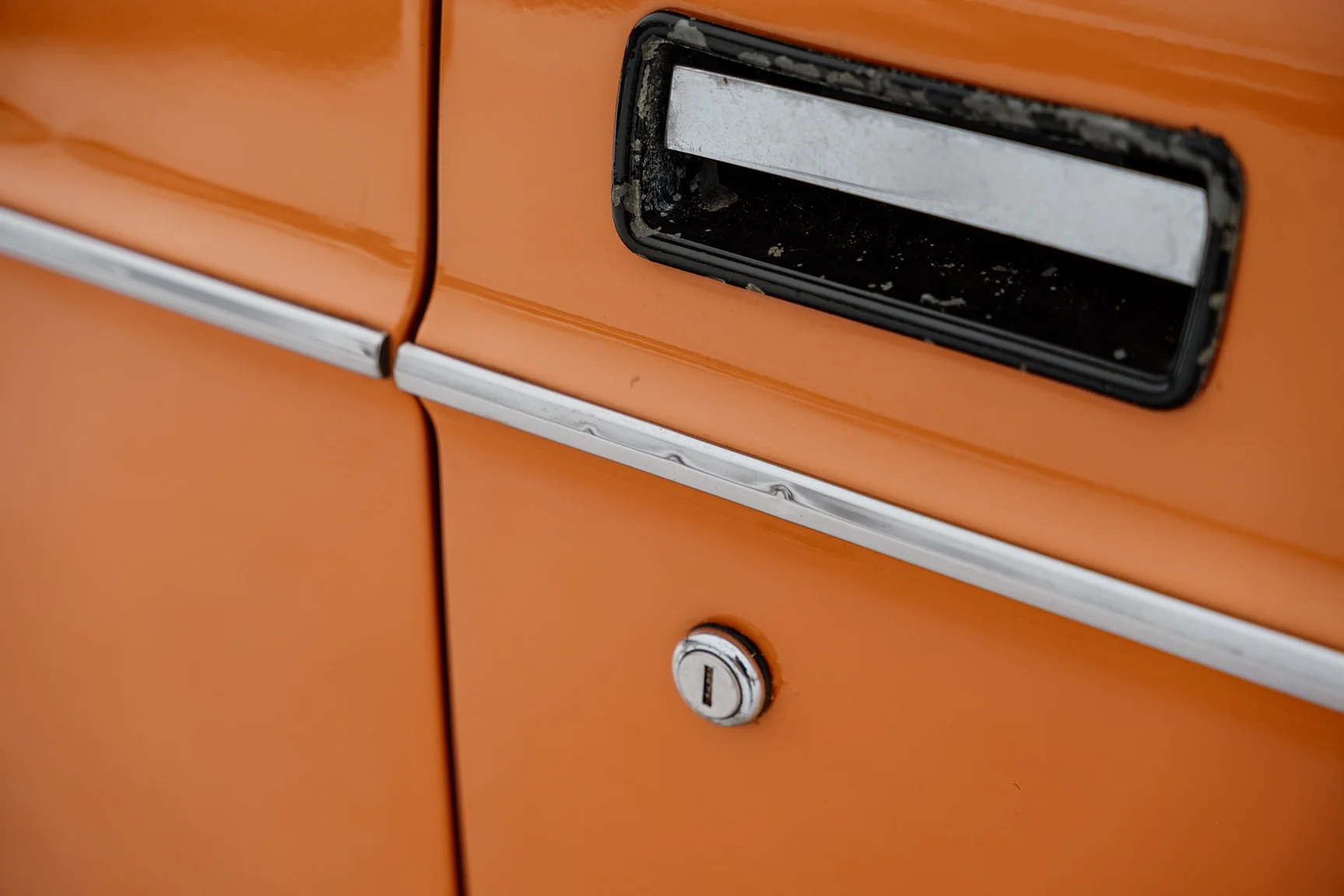 Exteriörbild på 1975 Volvo 242 2-dörrars coupé (34)