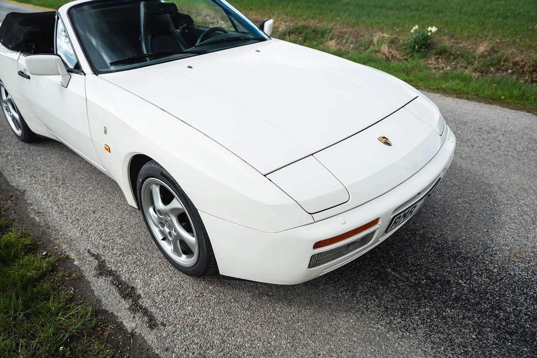 Exterior image of 1990 Porsche 944 S2 Cabriolet  (16)