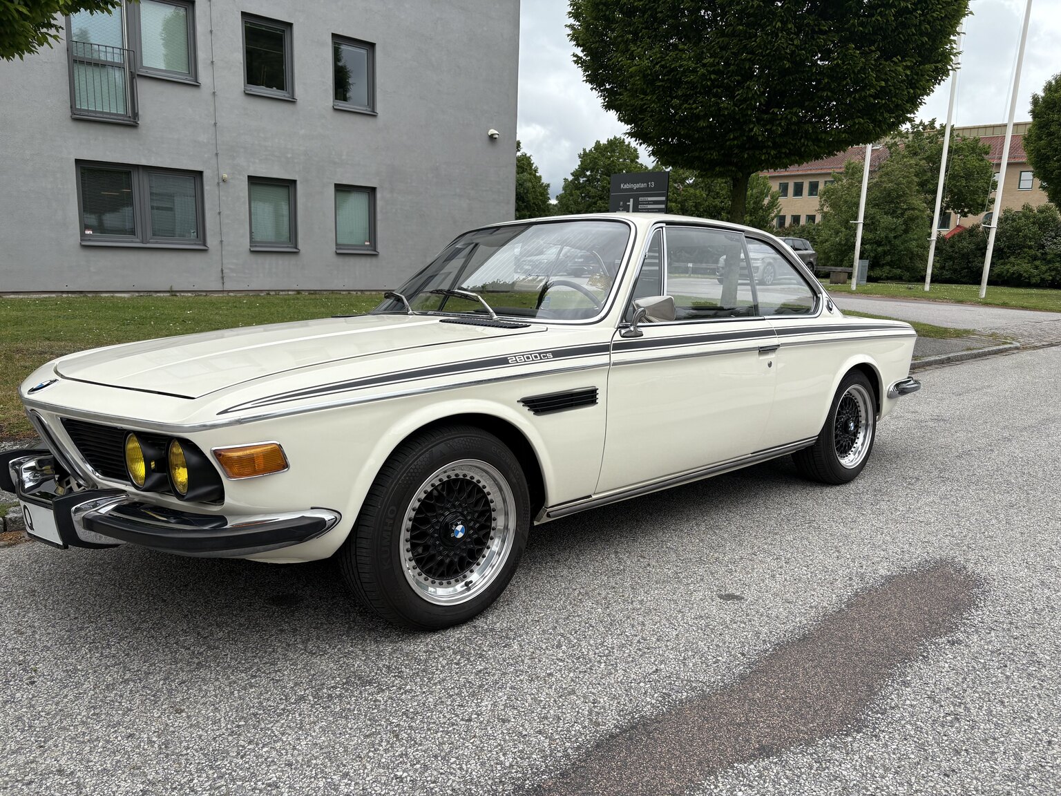 Exterior image of 1971 BMW 2800 CS