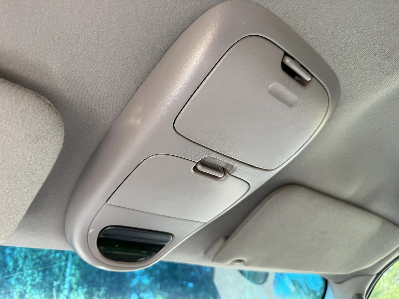 Interior image of 2002 Ford F-150 SVT Lightning (26)