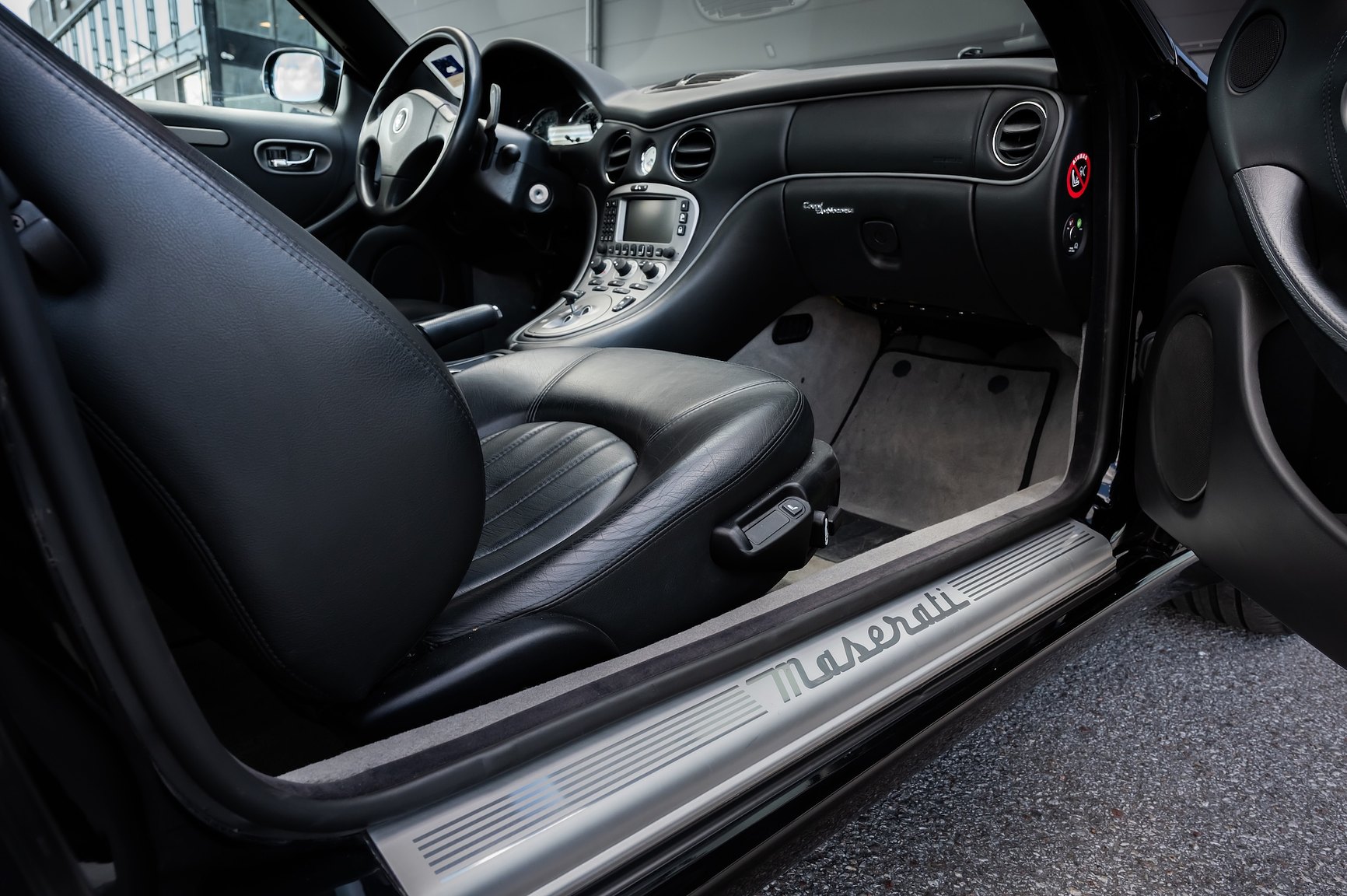 Interior image of 2004 Maserati Coupé 4.2 V8 Cambiocorsa