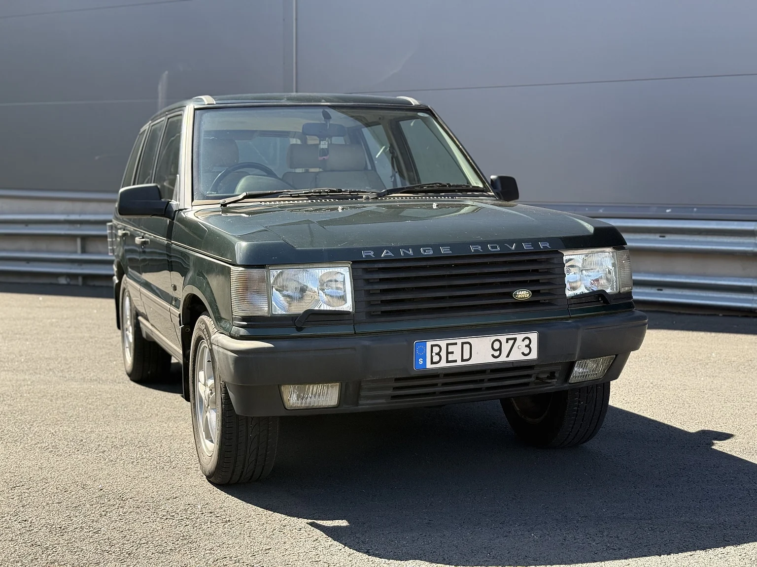 Exterior image of 1998 Land Rover Range Rover P38 (3)