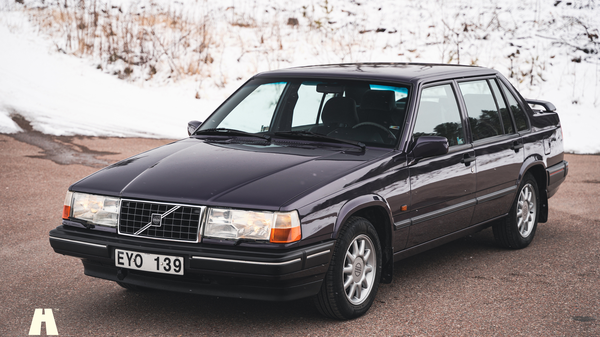 Exterior image of 1995 Volvo 940 SE