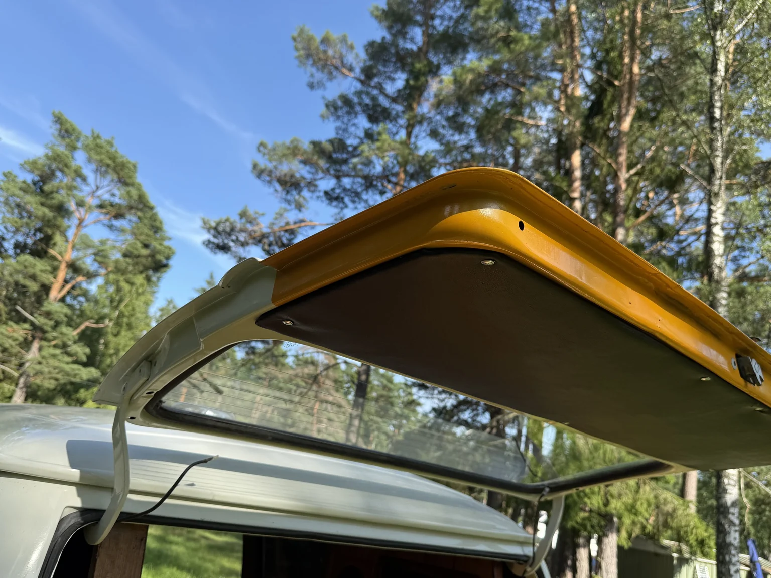 Innenraumfoto von 1975 Volkswagen Transporter Campervan (114)