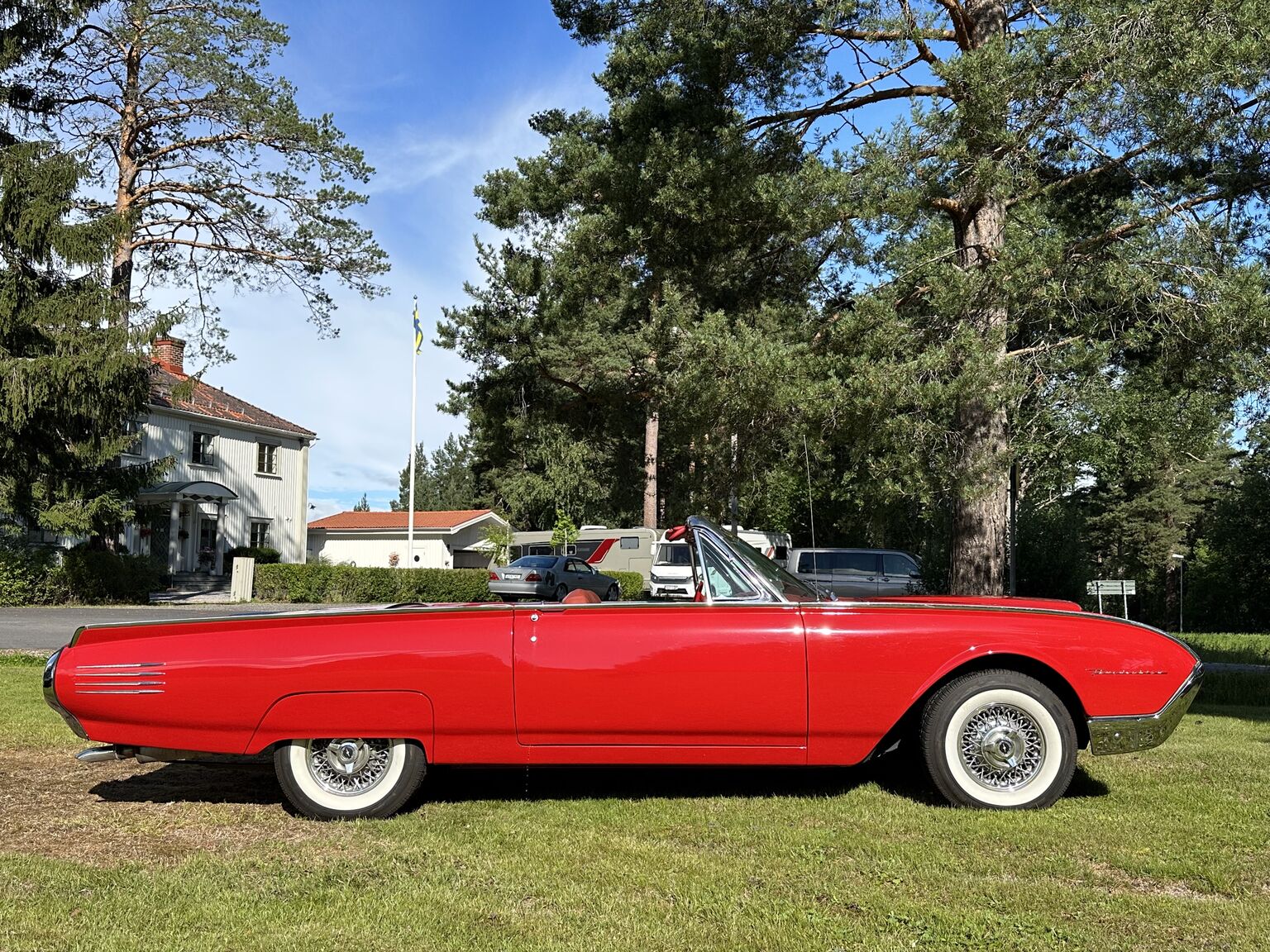 Exteriörbild på 1961 Ford Thunderbird Convertible