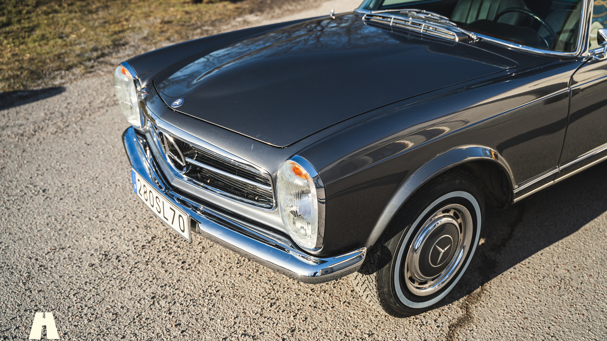 Exteriörbild på 1970 Mercedes 280 SL Pagoda (12)