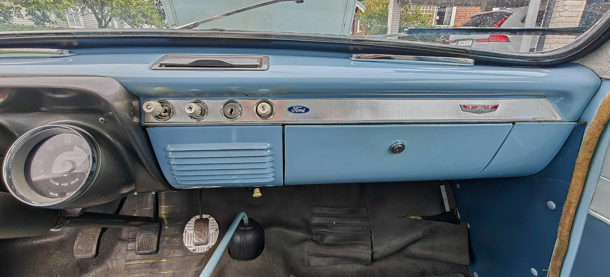 Interiörbild 1958 Ford Anglia (11)