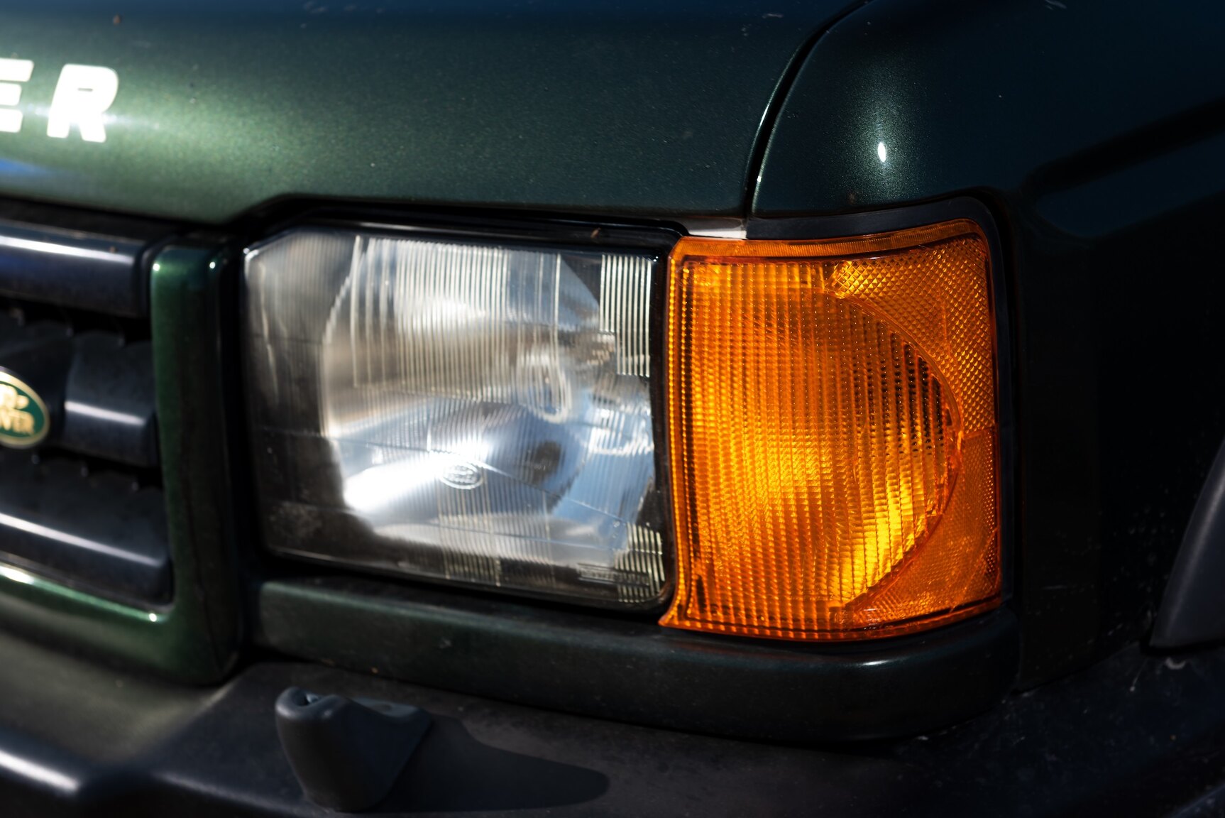 Exterior image of 1999 Land Rover Discovery 4.0 V8