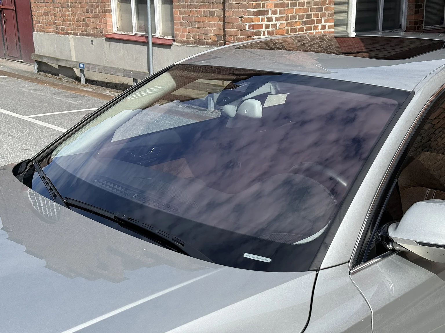 Exterior image of 2014 Audi A8 4.0 TFSI (11)