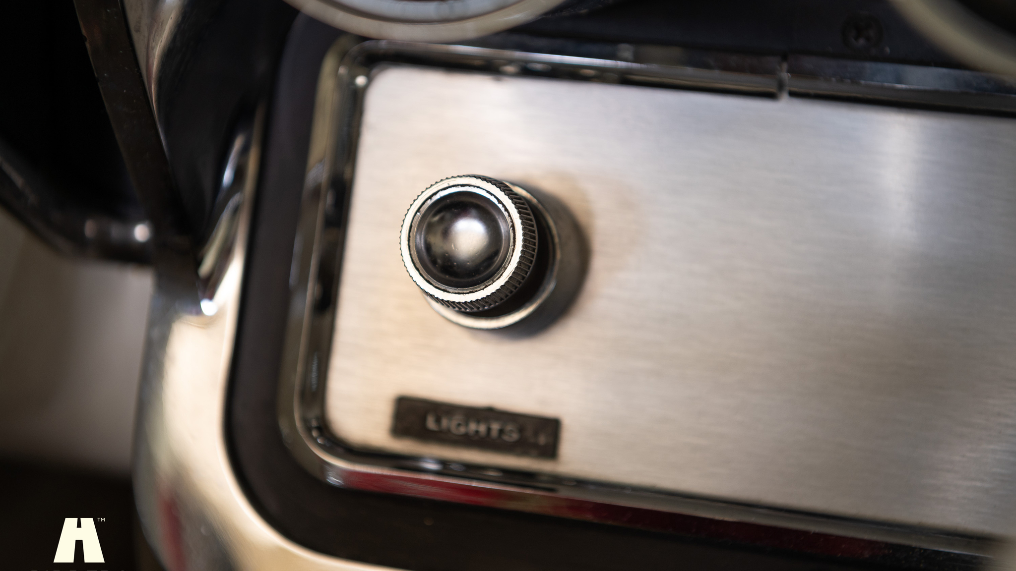 Interior image of 1964 Ford Thunderbird 6.4 HT (34)