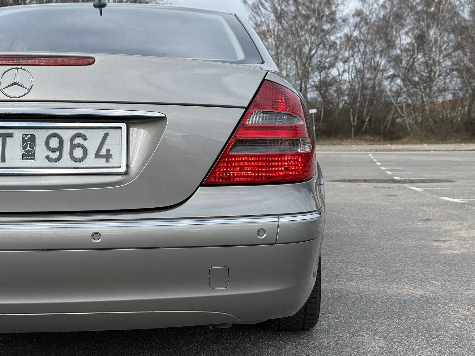 Exteriörbild på 2004 Mercedes-Benz E 500 7G-Tronic (58)