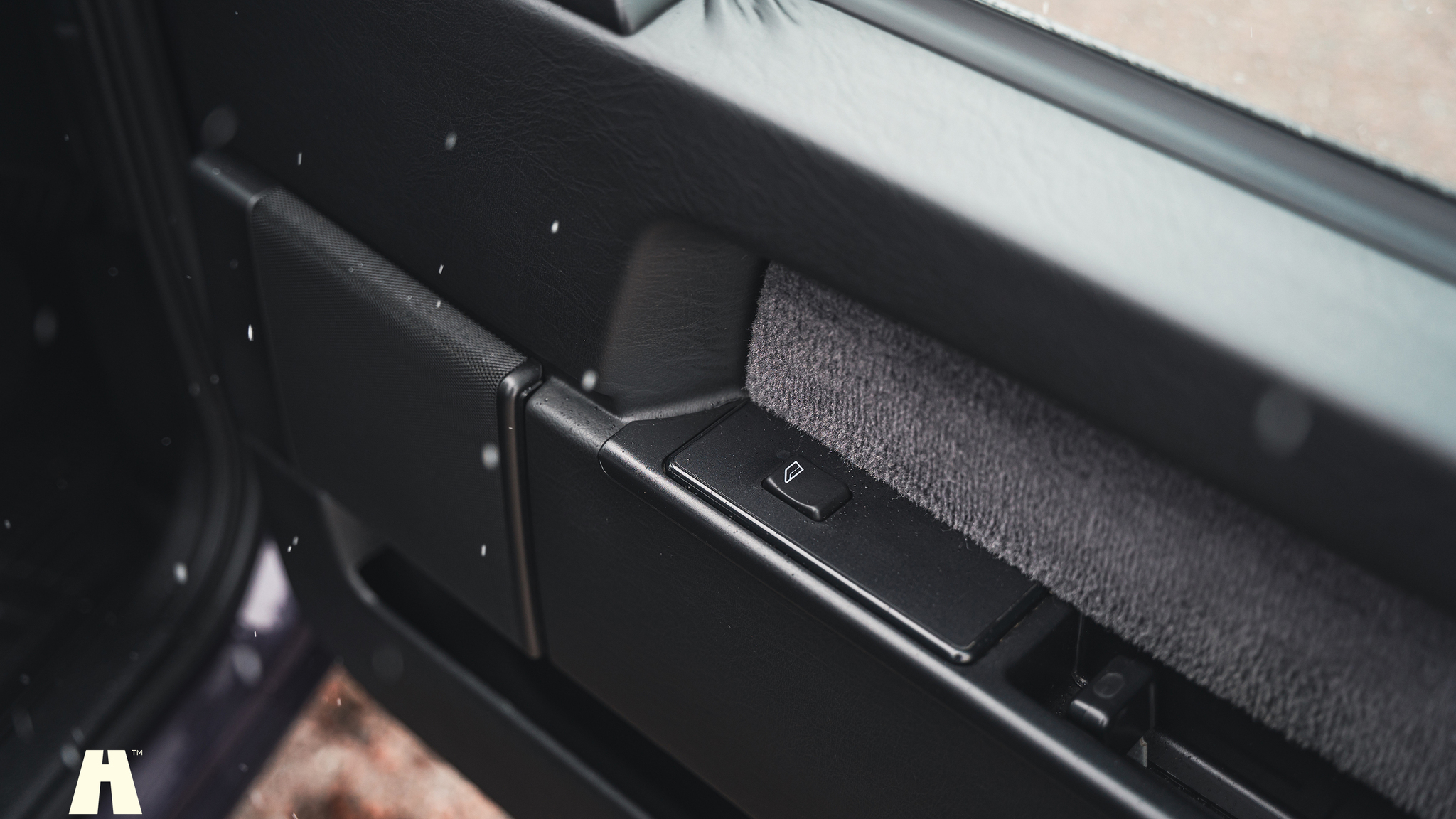 Interior image of 1995 Volvo 940 SE