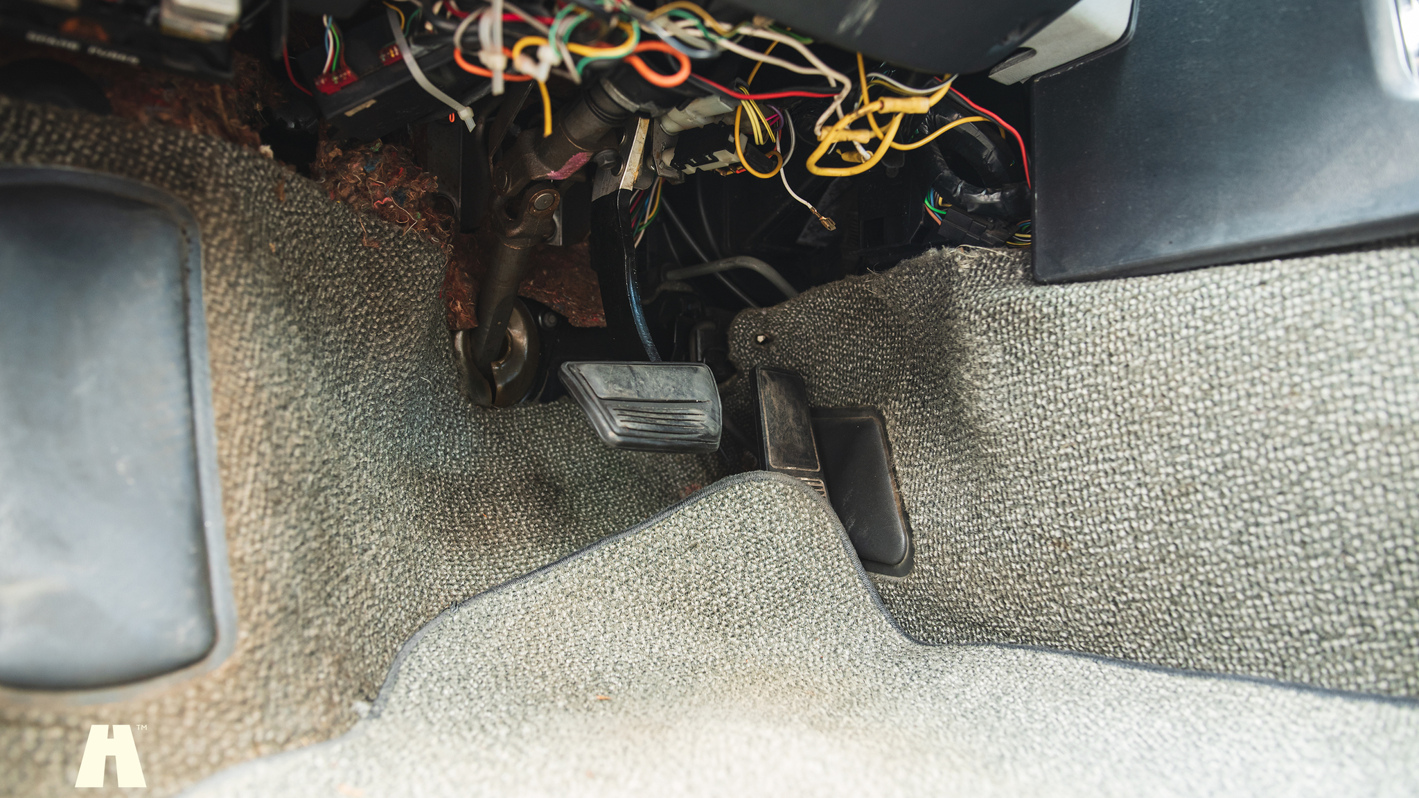 Innenraumfoto von 1985 Pontiac Fiero GT (63)