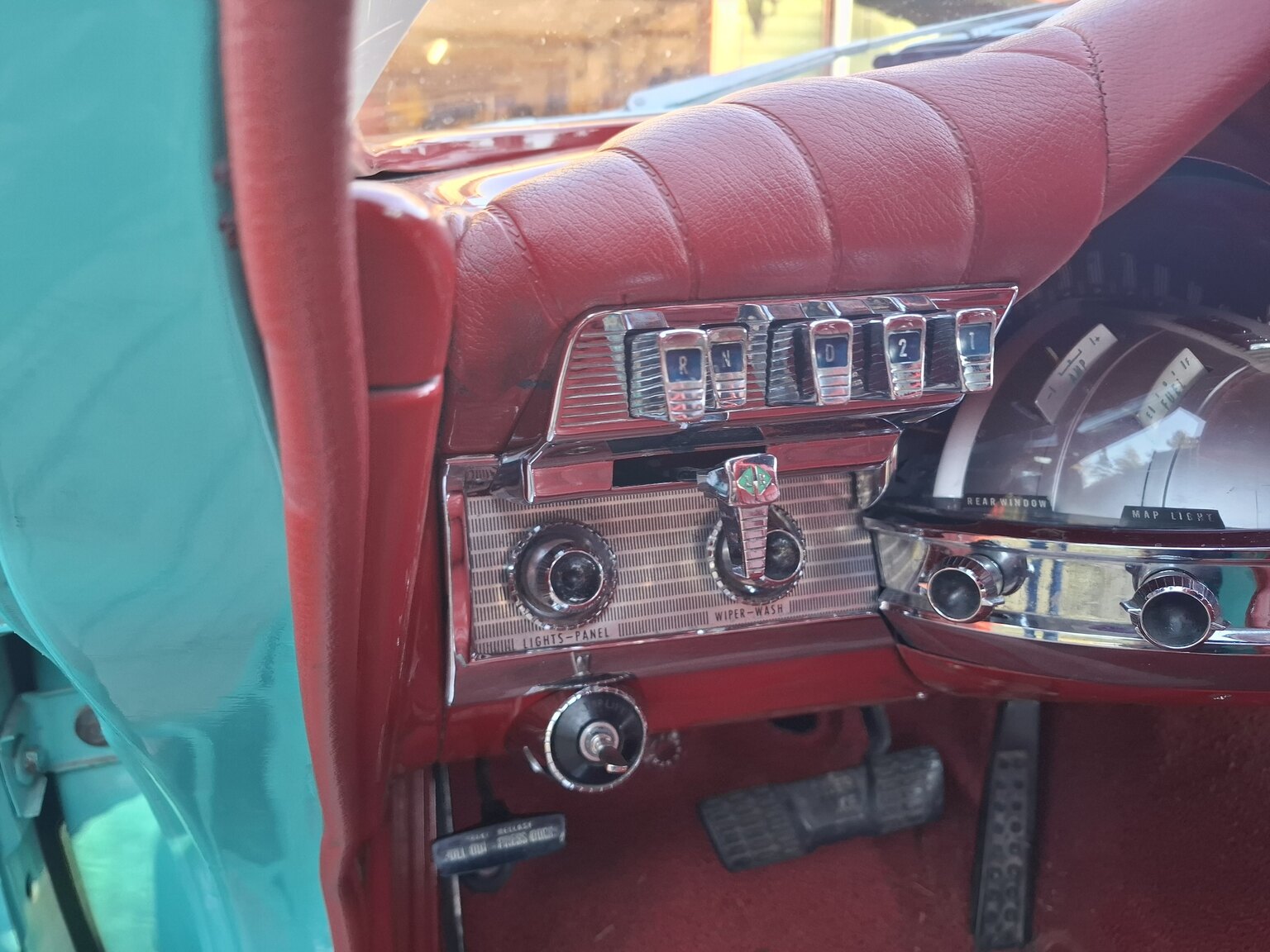 Interior image of 1961 Chrysler Newport Cabriolet