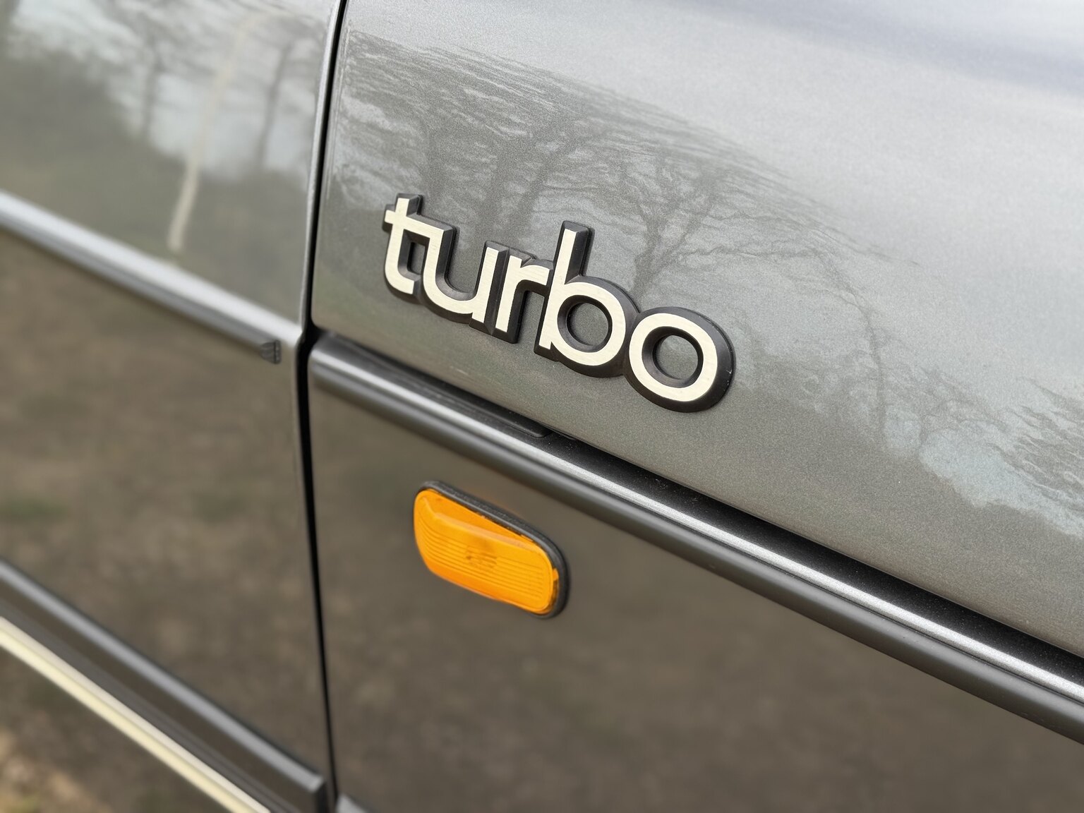 Exterior image of 1987 SAAB 900 Cabriolet 2.0 Turbo T16
