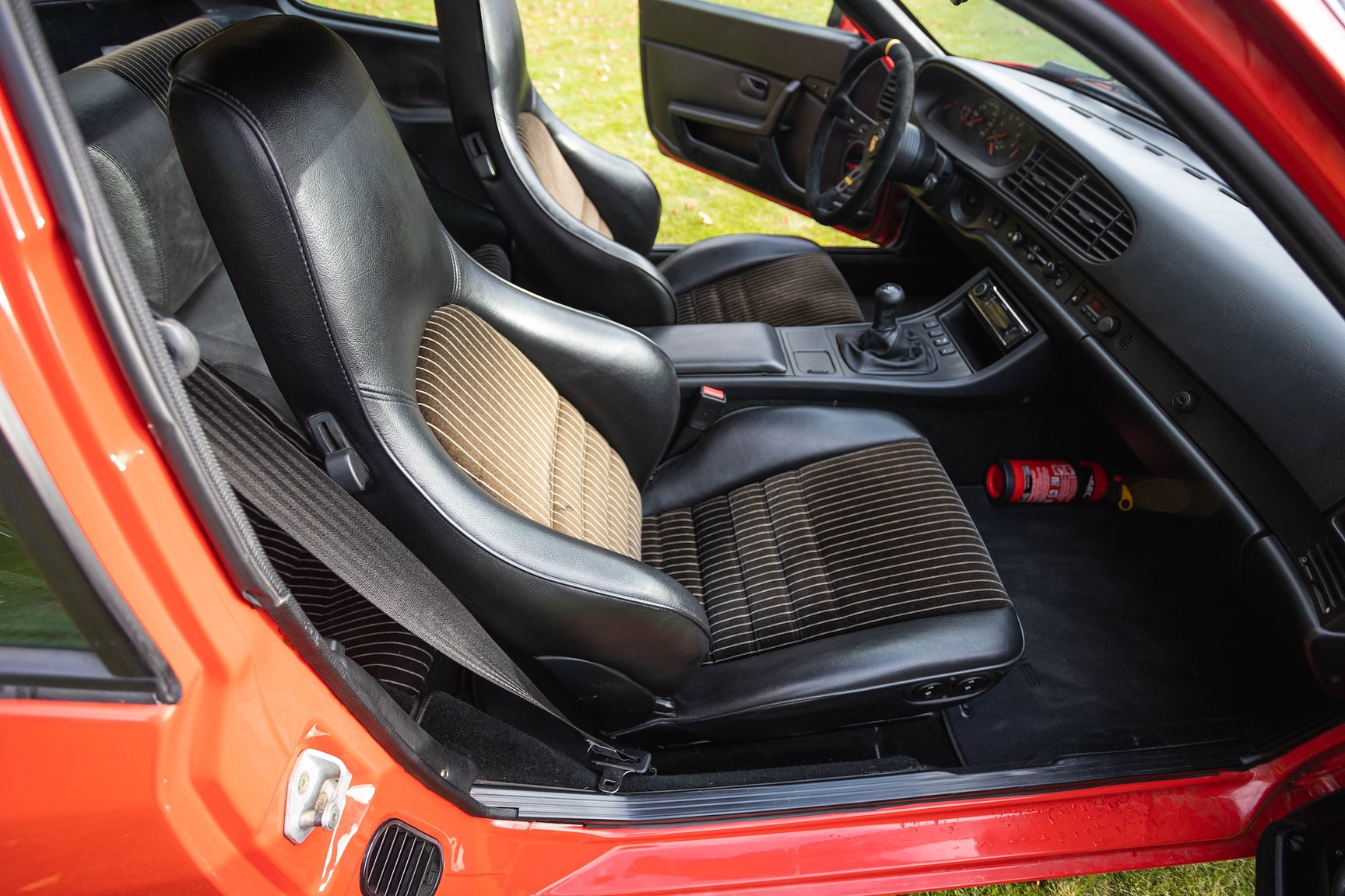Interiörbild 1988 Porsche 944 Turbo