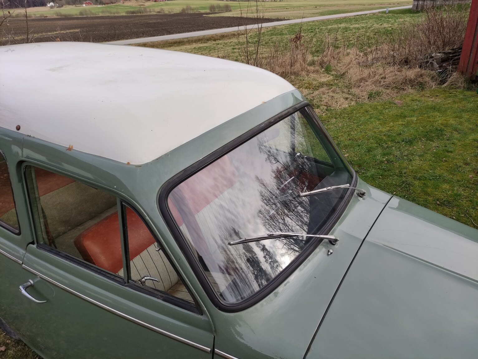 Exterior image of 1960 Volvo P210 Duett