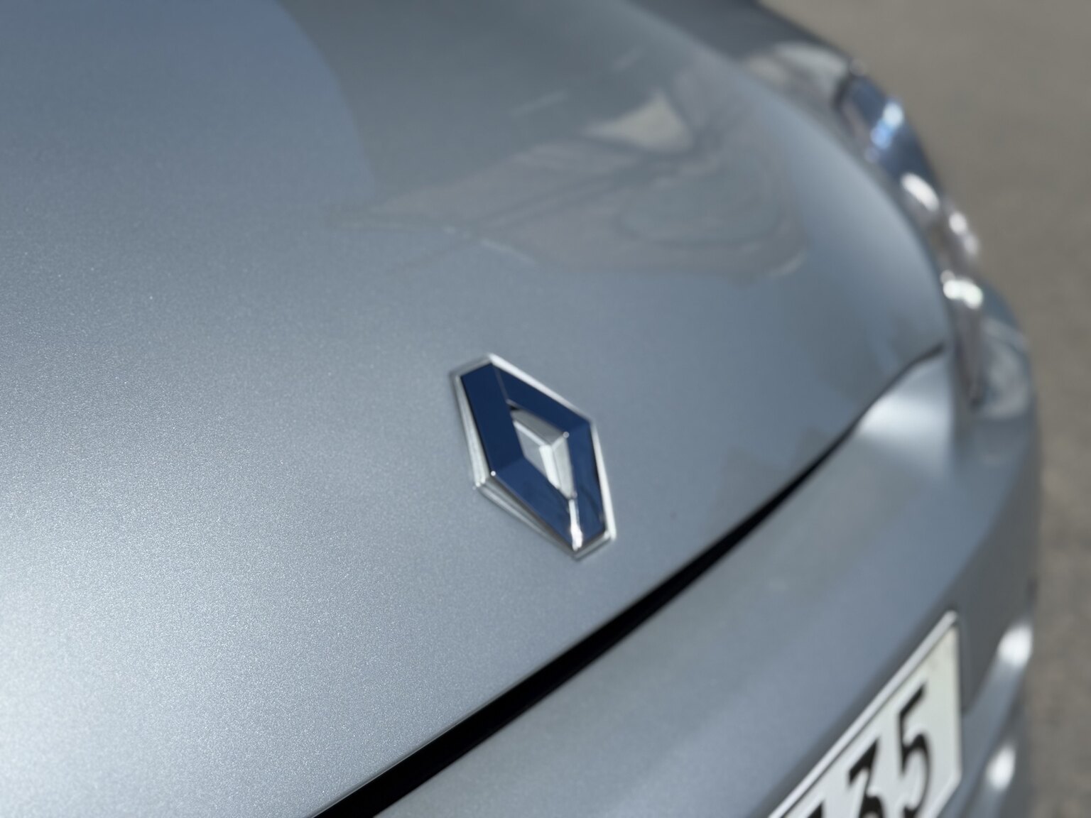 Exterior image of 2002 Renault Clio Sport V6
