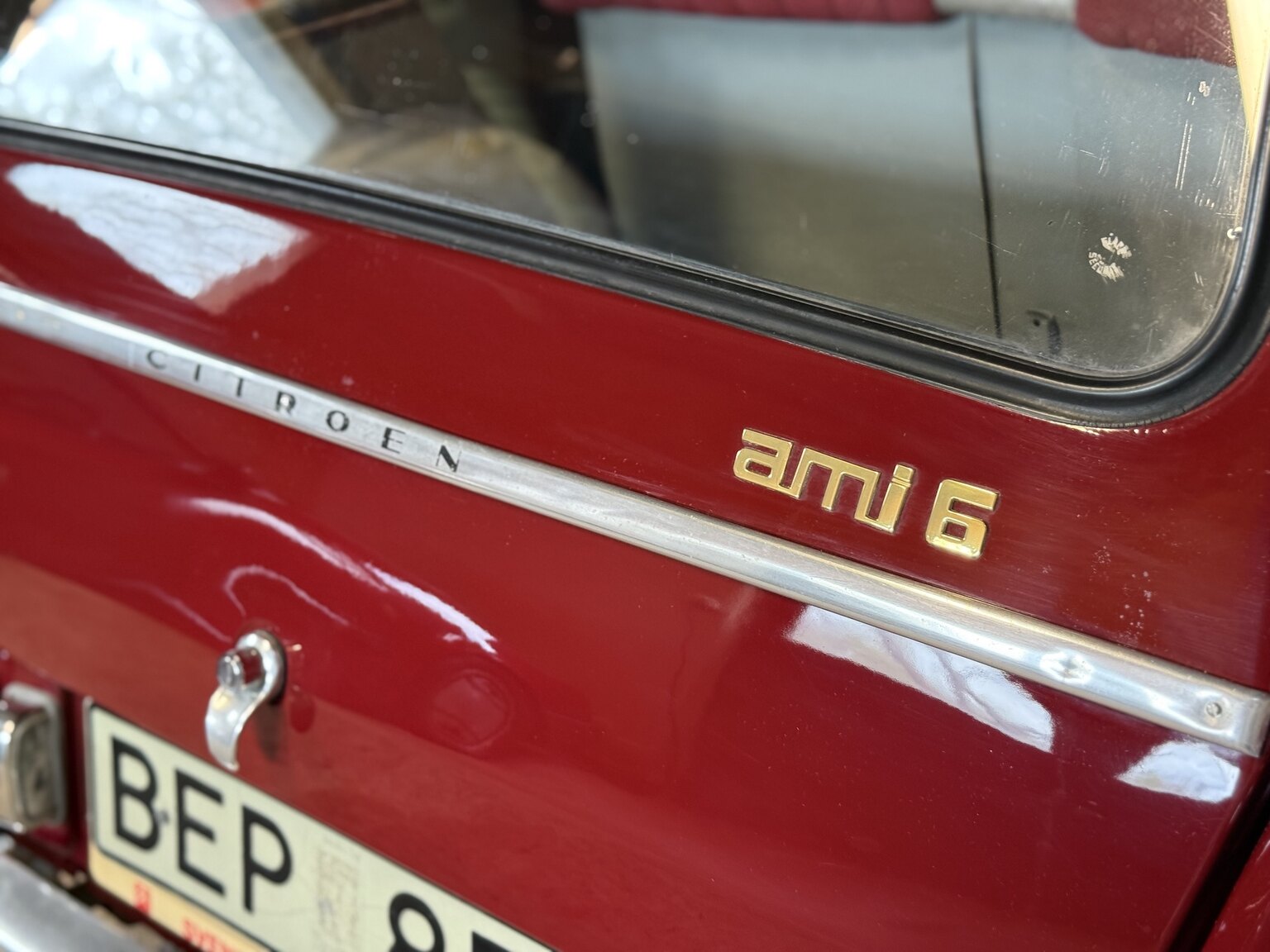 Exterior image of 1967 Citroën Ami 6 Weekend
