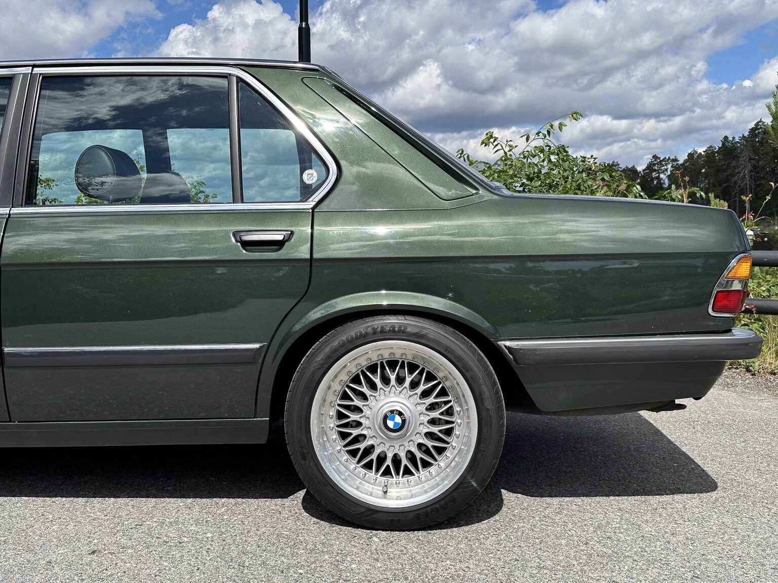 Aussenfoto 1985 BMW 525E