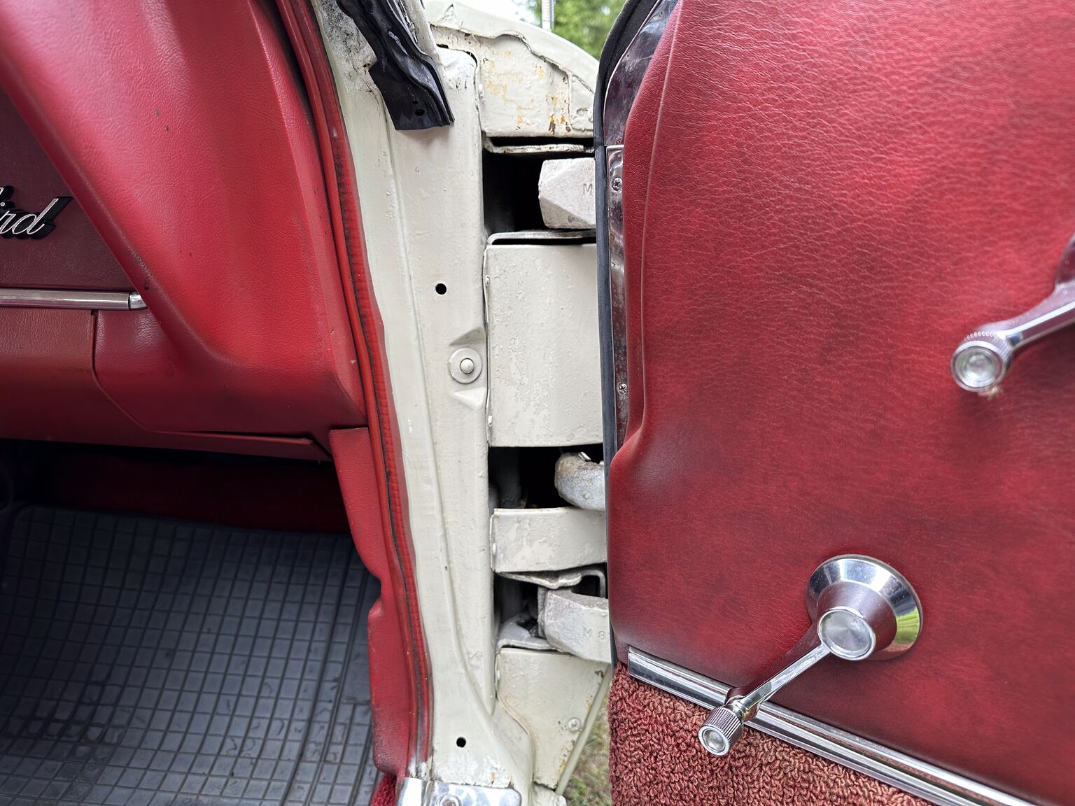 Interior image of 1965 Ford Thunderbird Hardtop 6.4 (27)