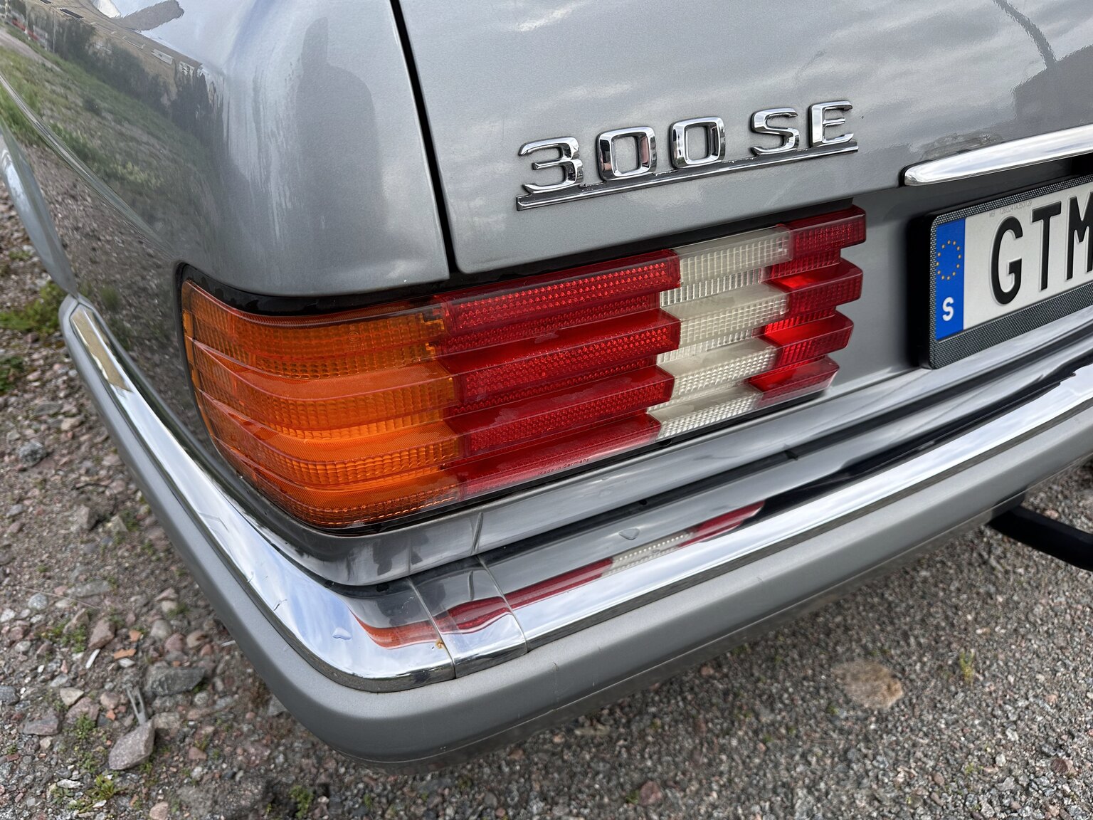 Exteriörbild på 1987 Mercedes 300 SE