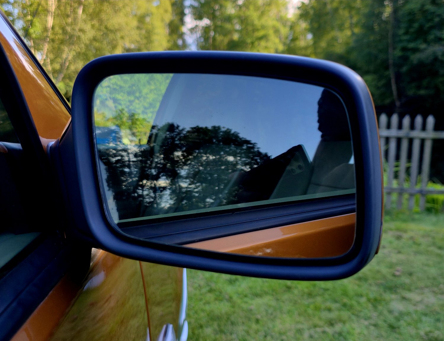 Exterior image of 1998 Volvo V70 R 2.3 T Automatisk