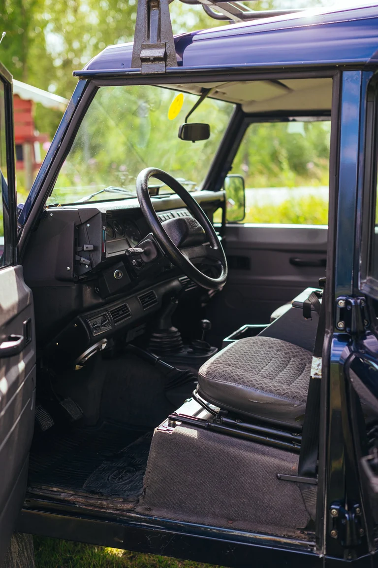 Innenraumfoto von 2002 Land Rover Defender 110 Kombi Td5 (3)