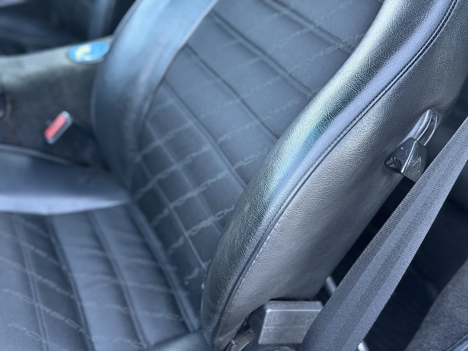 Interior image of 1984 PORSCHE 944 Targa (11)