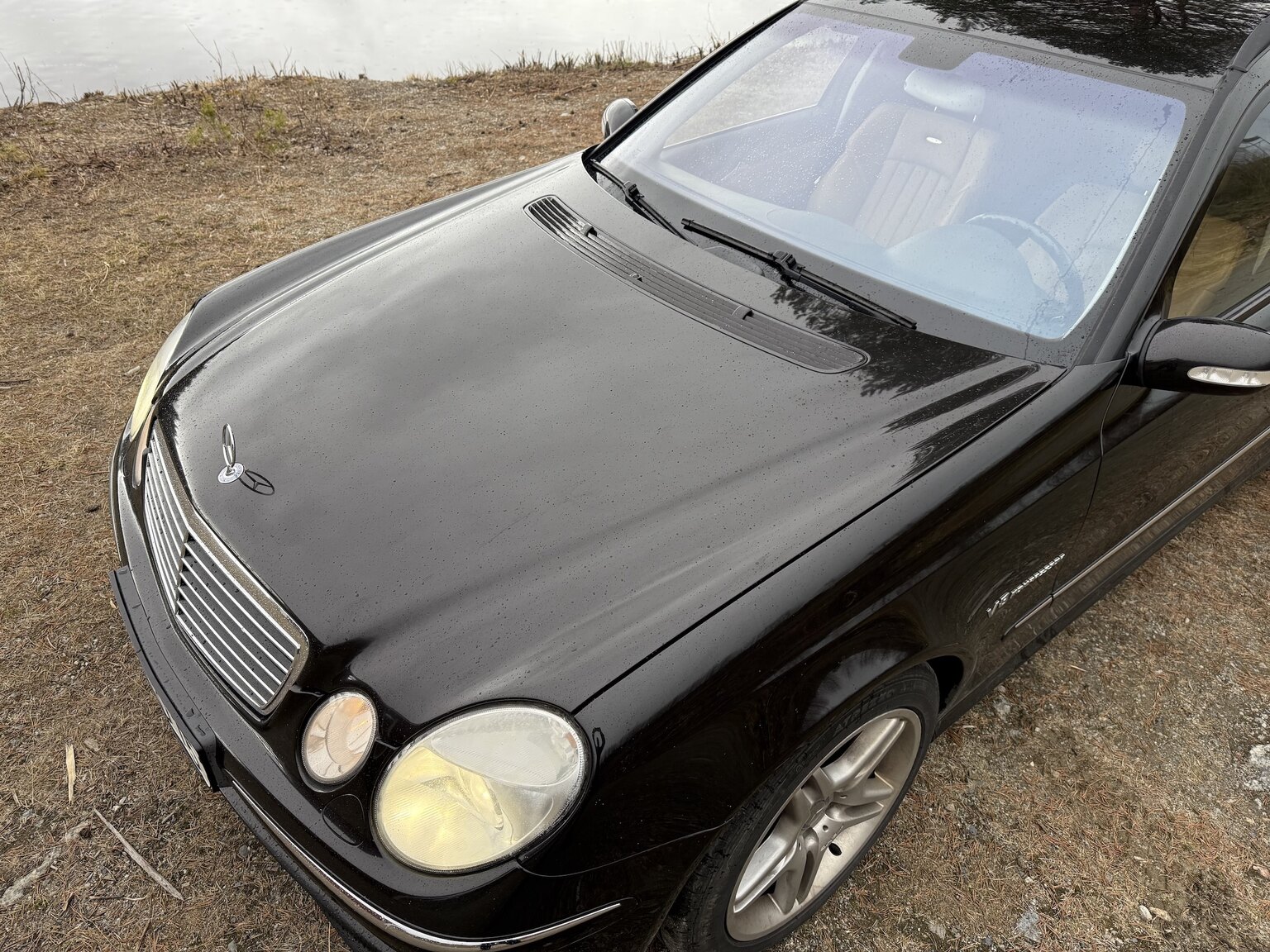 Exterior image of 2005 Mercedes-Benz E 55 T AMG