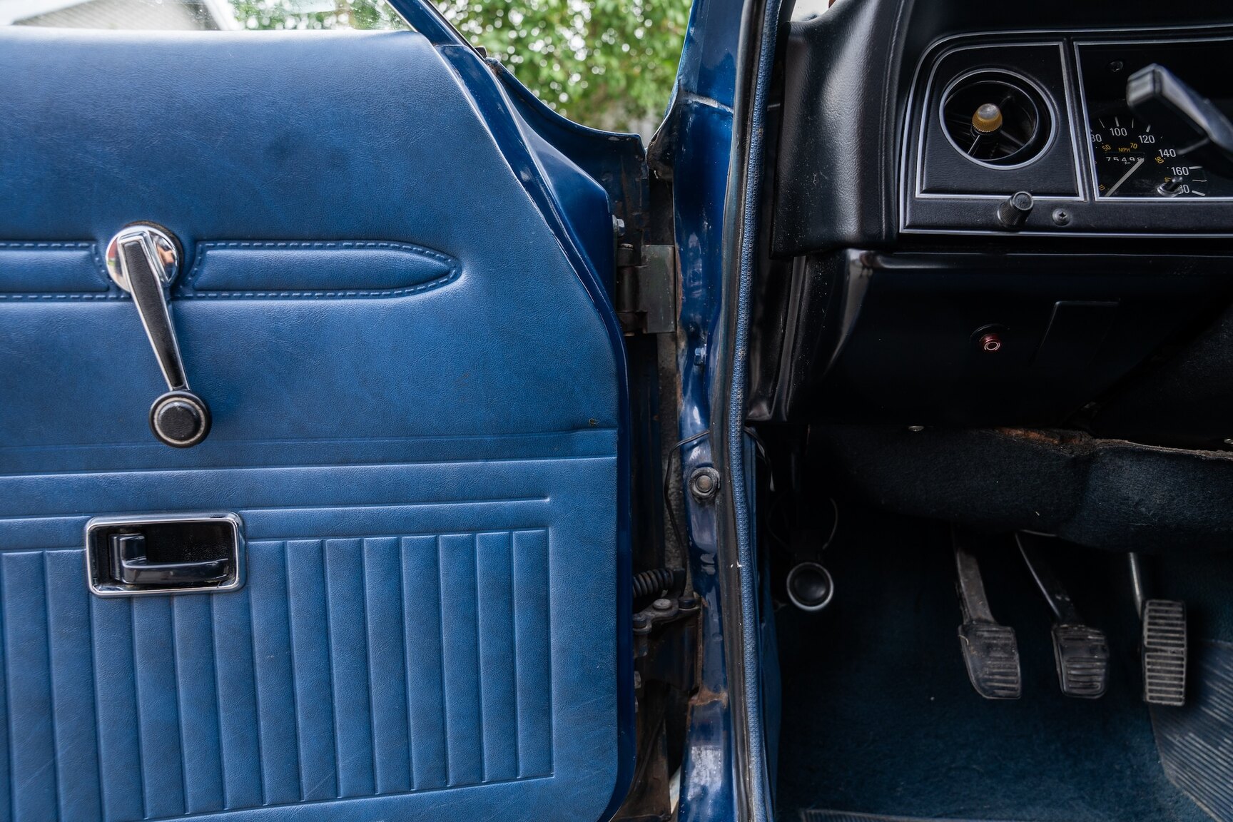 Interior image of 1974 Ford Taunus 1600 XL