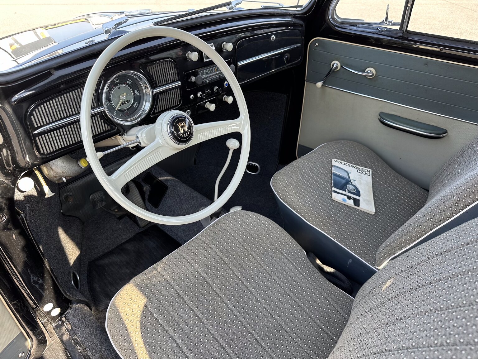 Interior image of 1958 Volkswagen 1200 Beetle