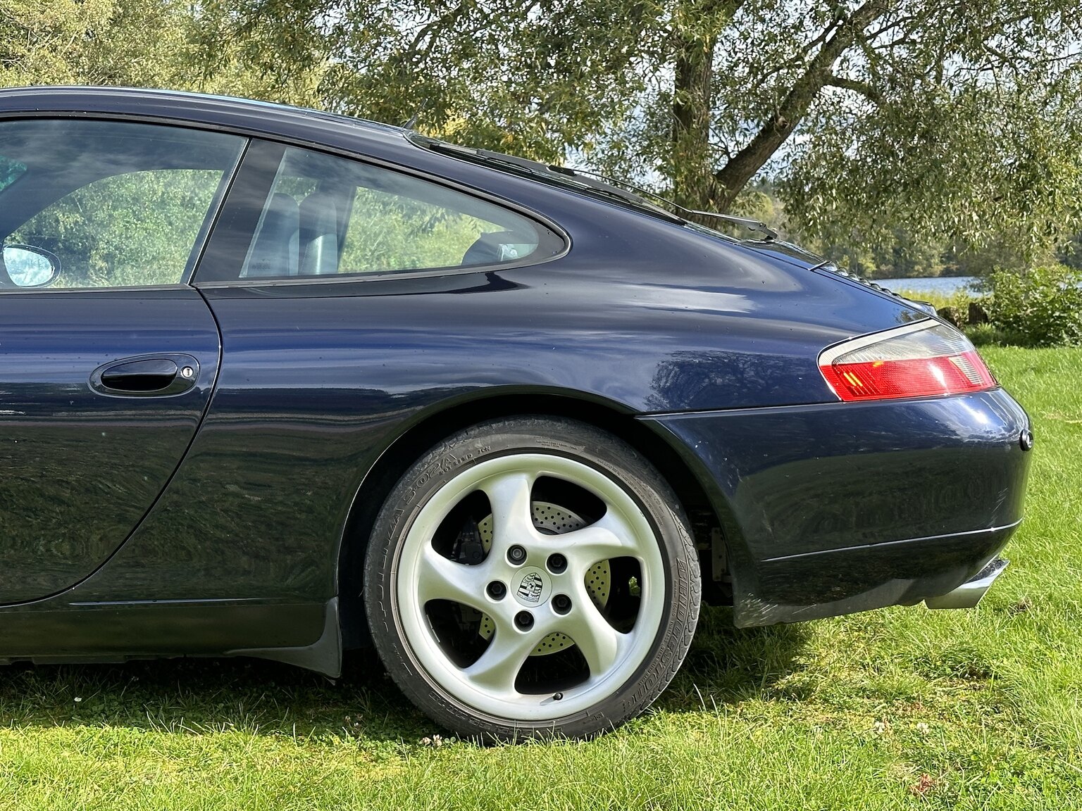 Exteriörbild på 1999 Porsche 911 Carrera