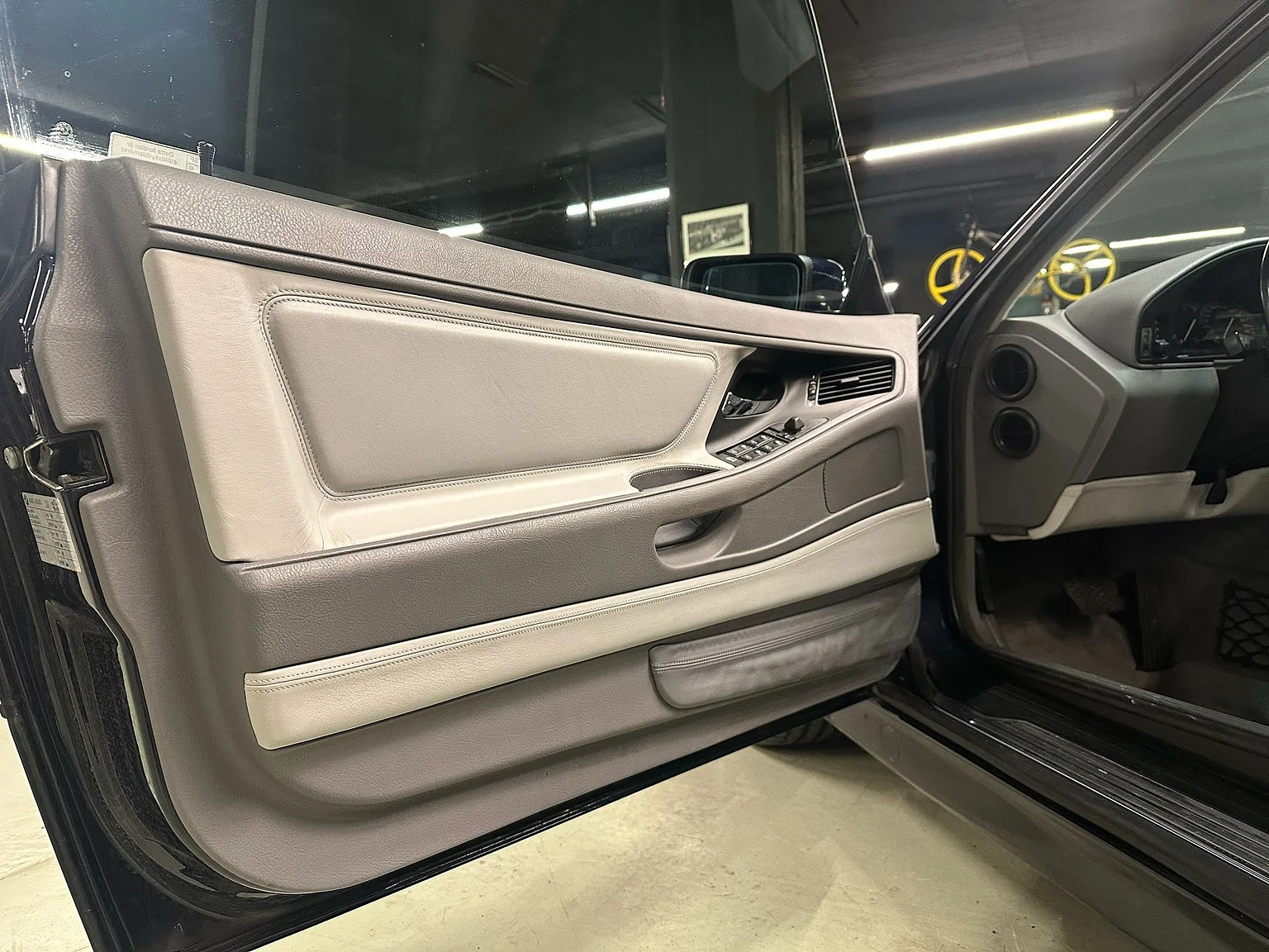 Interiörbild 1997 BMW 840CiA (2)