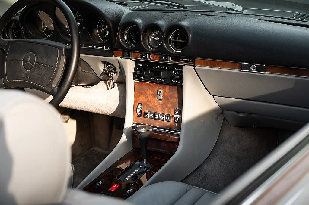 Bild von 1987 Mercedes-Benz 560SL (32)