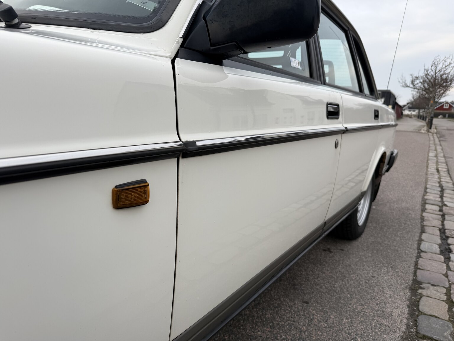 Exteriörbild på 1991 Volvo 240 GL Automat (17)