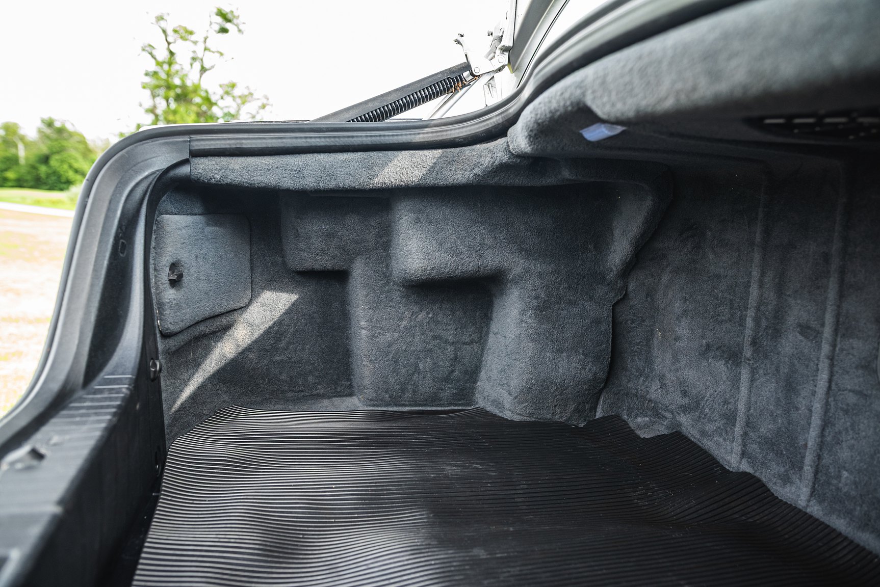 Interior image of 2000 Mercedes-Benz CL 500