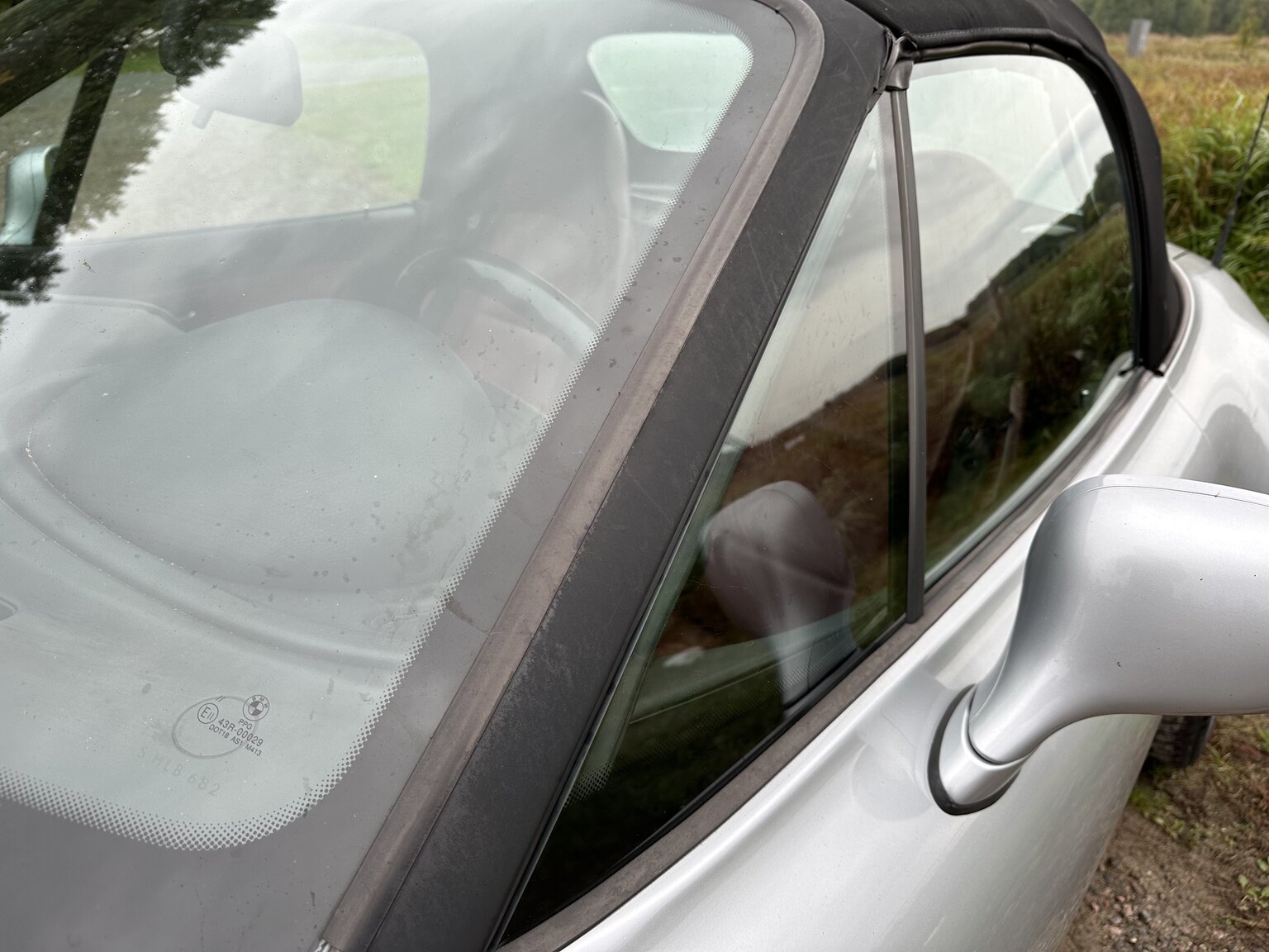 Exterior image of 1997 BMW Z3 2.8 Roadster