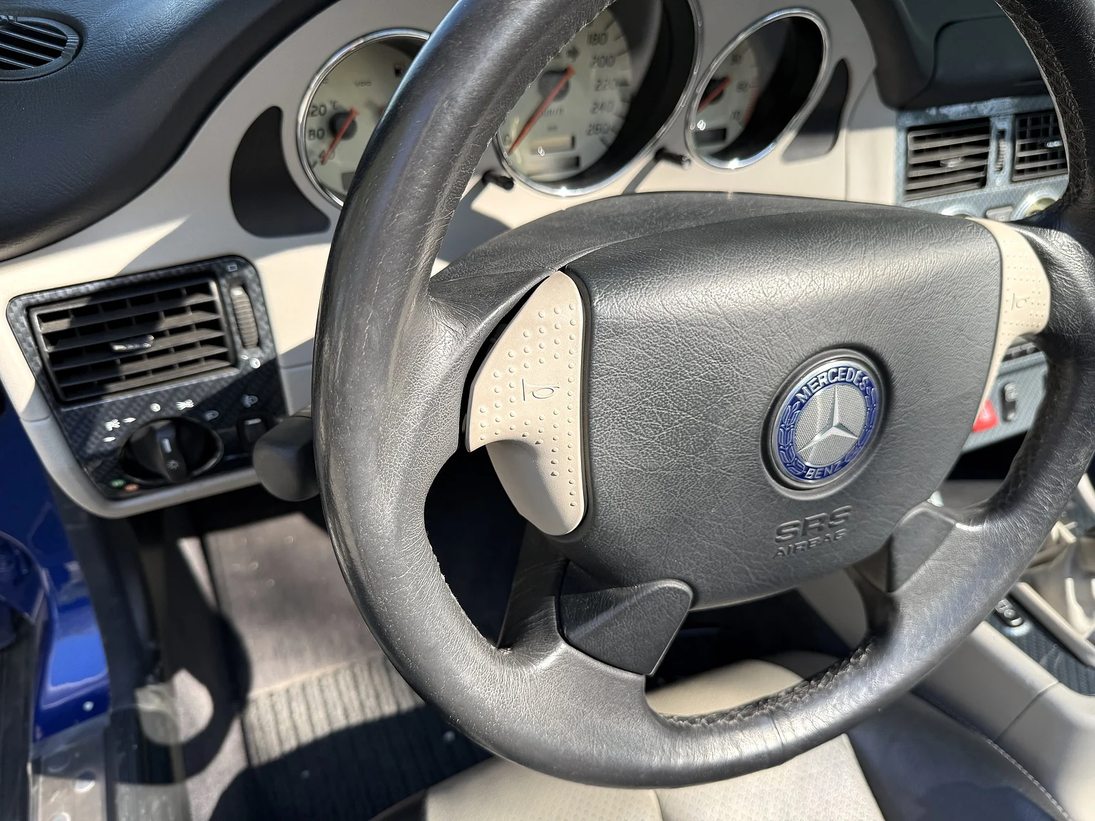 Innenraumfoto von 1997 Mercedes-Benz 230 SLK (8)