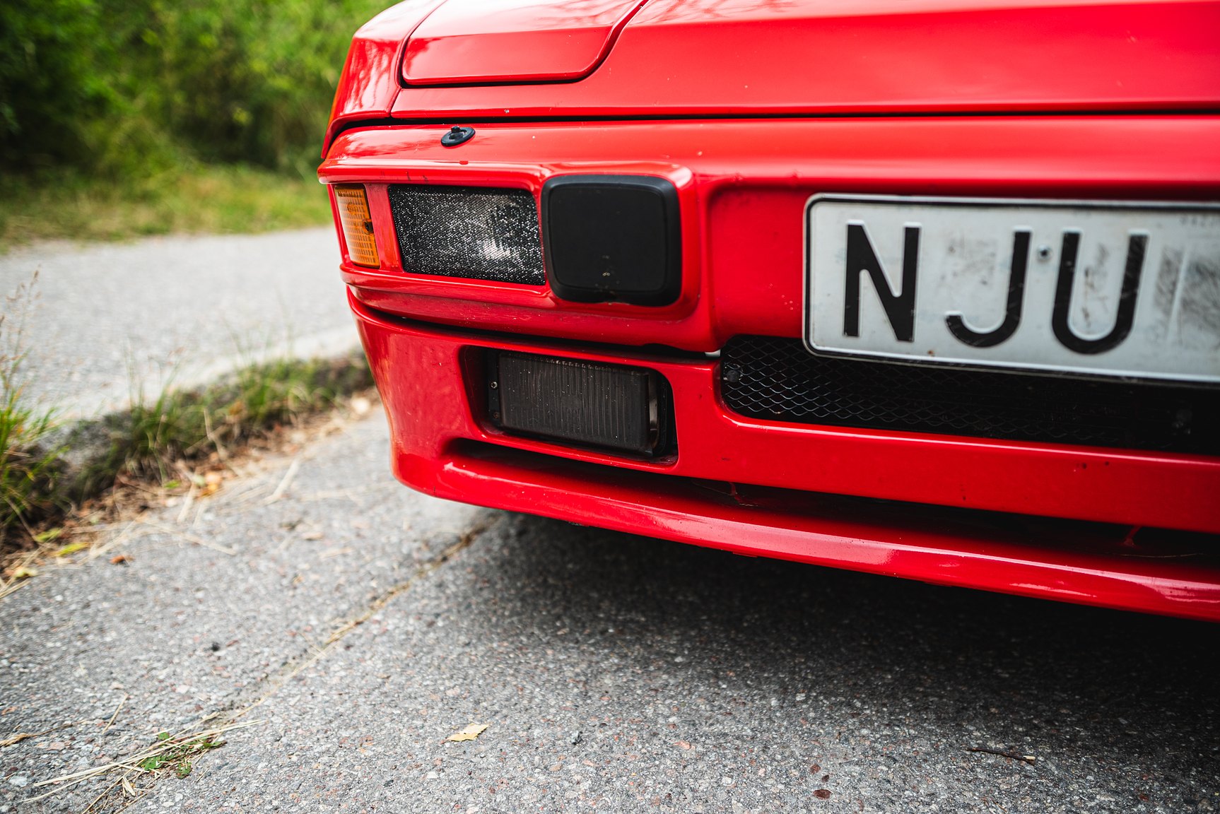 Exterior image of 1988 Porsche 944
