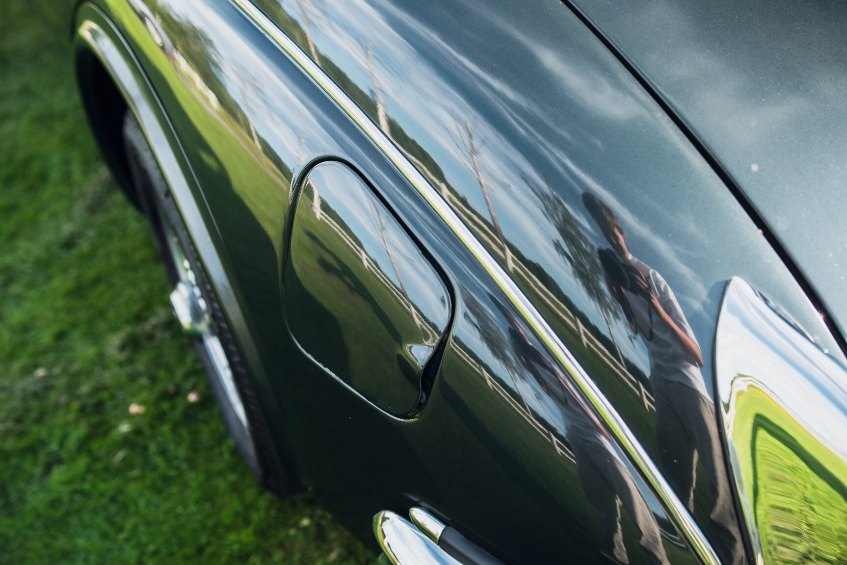 Exterior image of 1965 Daimler 250 V8