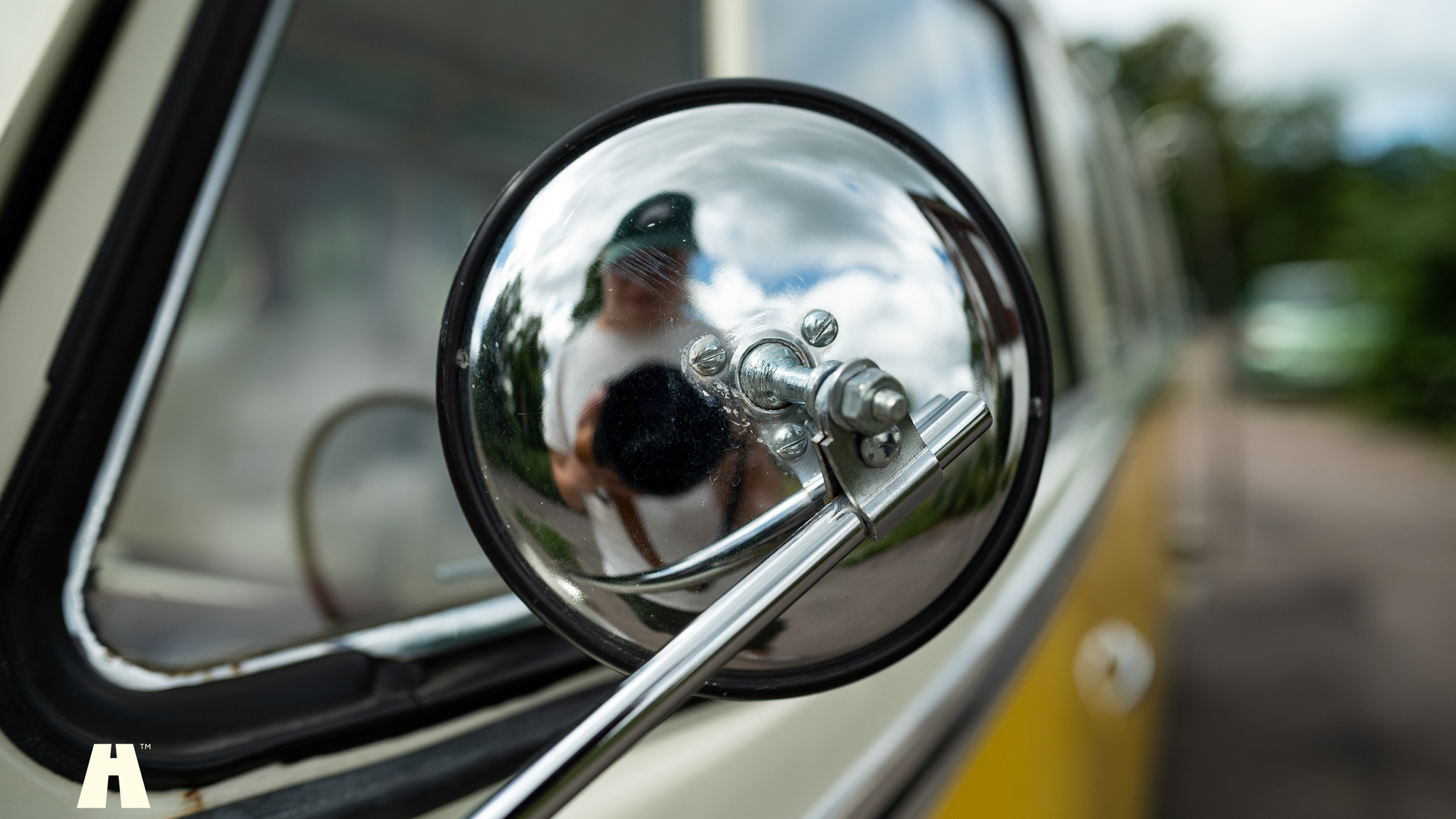 Exteriörbild på 1974 Volkswagen T1 Split Window  