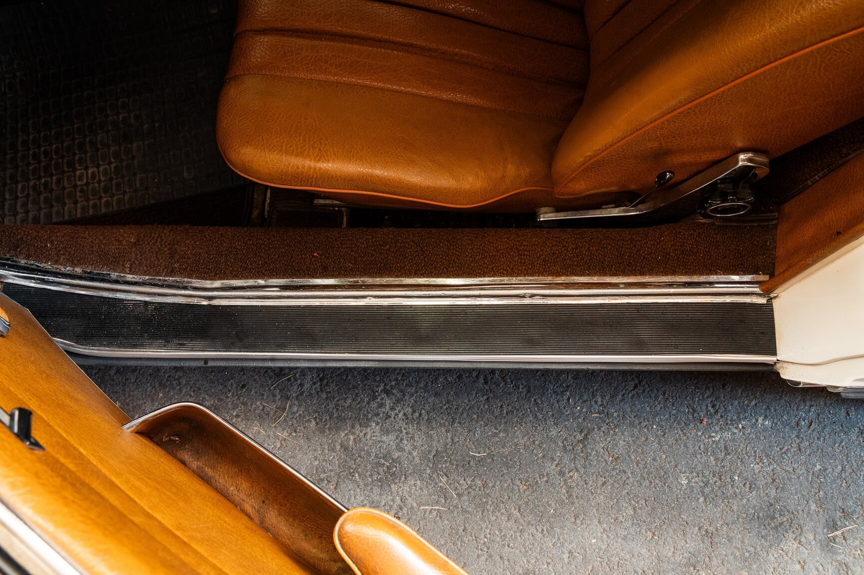 Innenraumfoto von 1968 Mercedes-Benz 280 SL Pagoda (43)