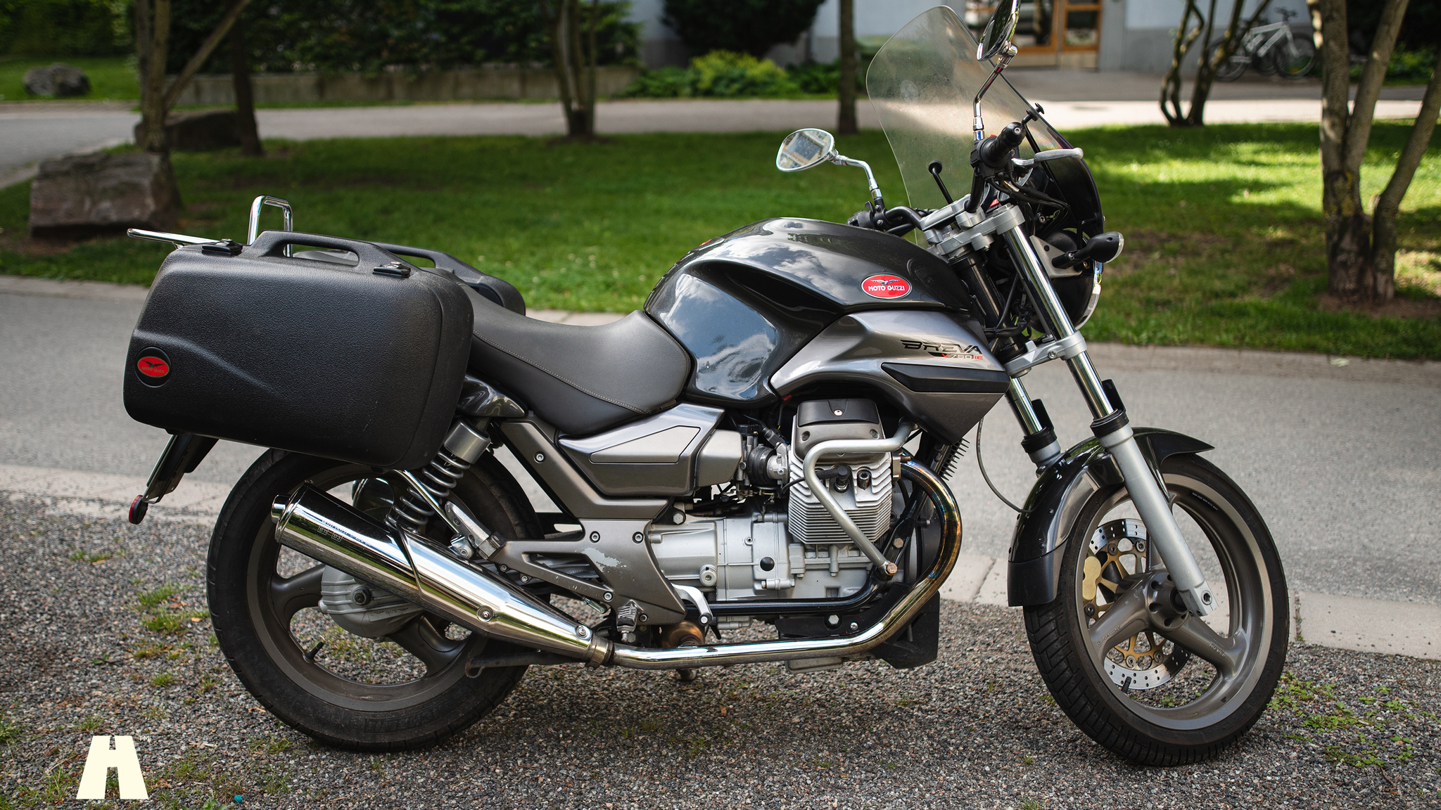 Aussenfoto 2005 Moto Guzzi Breva 750i