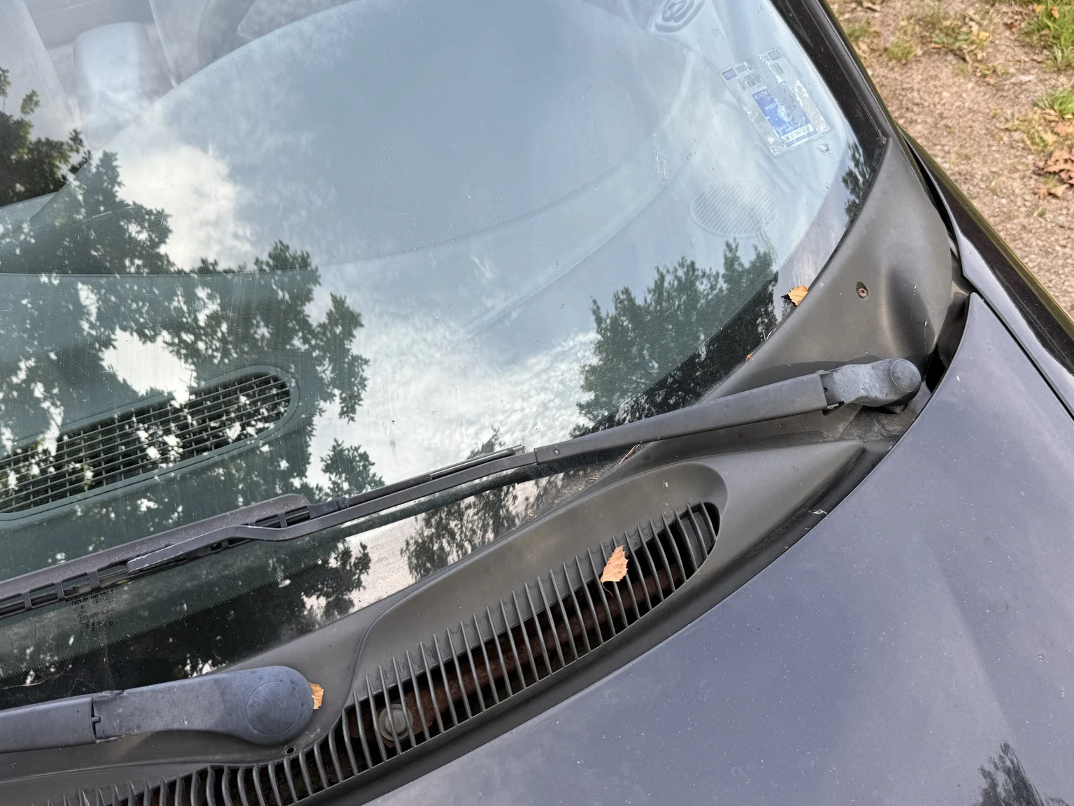 Exterior image of 1997 Chrysler Sebring Cabriolet (20)
