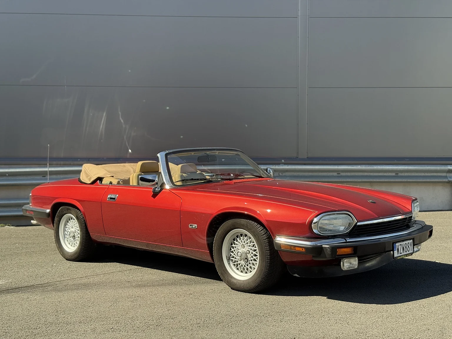 Exterior image of 1993 Jaguar XjS Cabriolet (1)