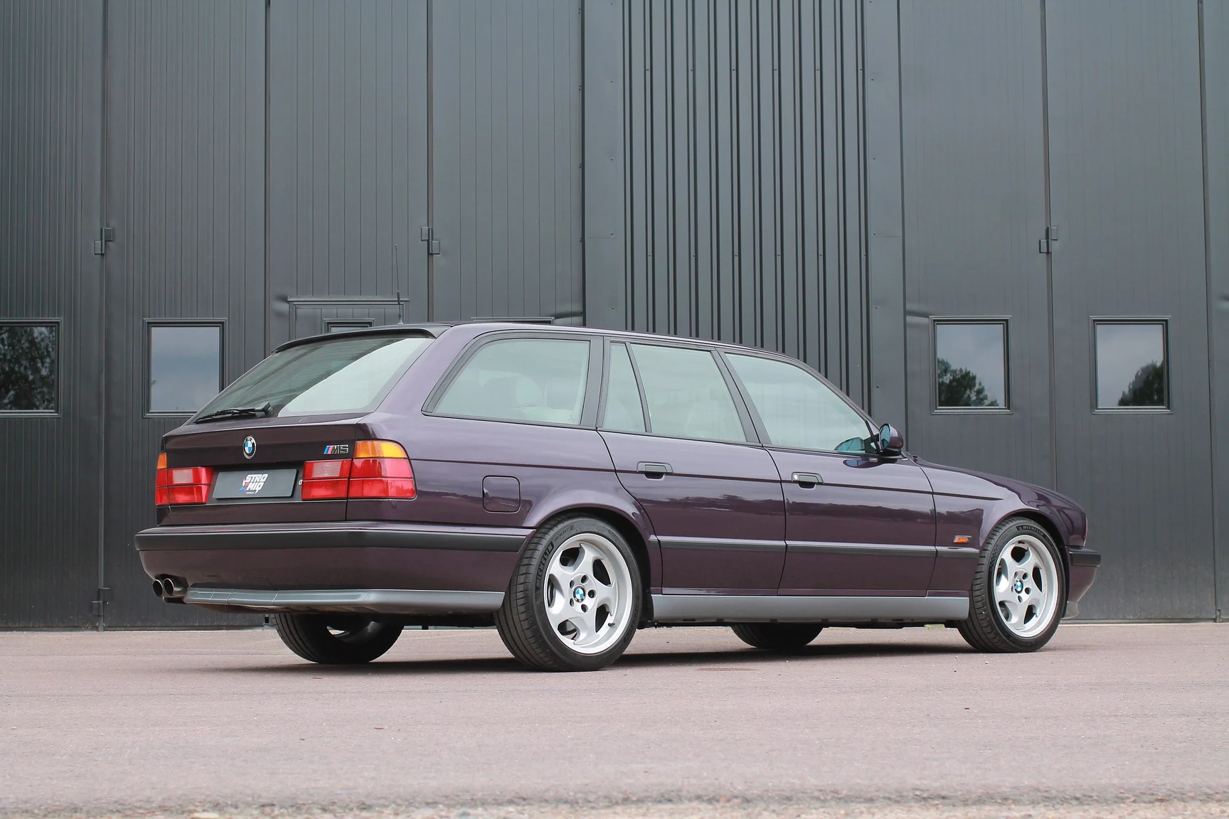 Exterior image of 1993 BMW M5 Touring 3.8 Manual (3)