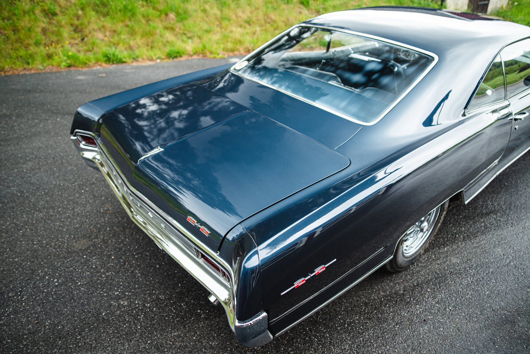 Exterior image of 1965 Pontiac Catalina 421 Tripower-Pack 2+2